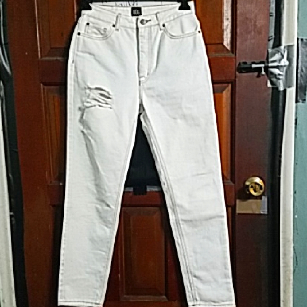 BDG Urban Outfitters, High Rise Mom Distressed Right Leg, Size:27